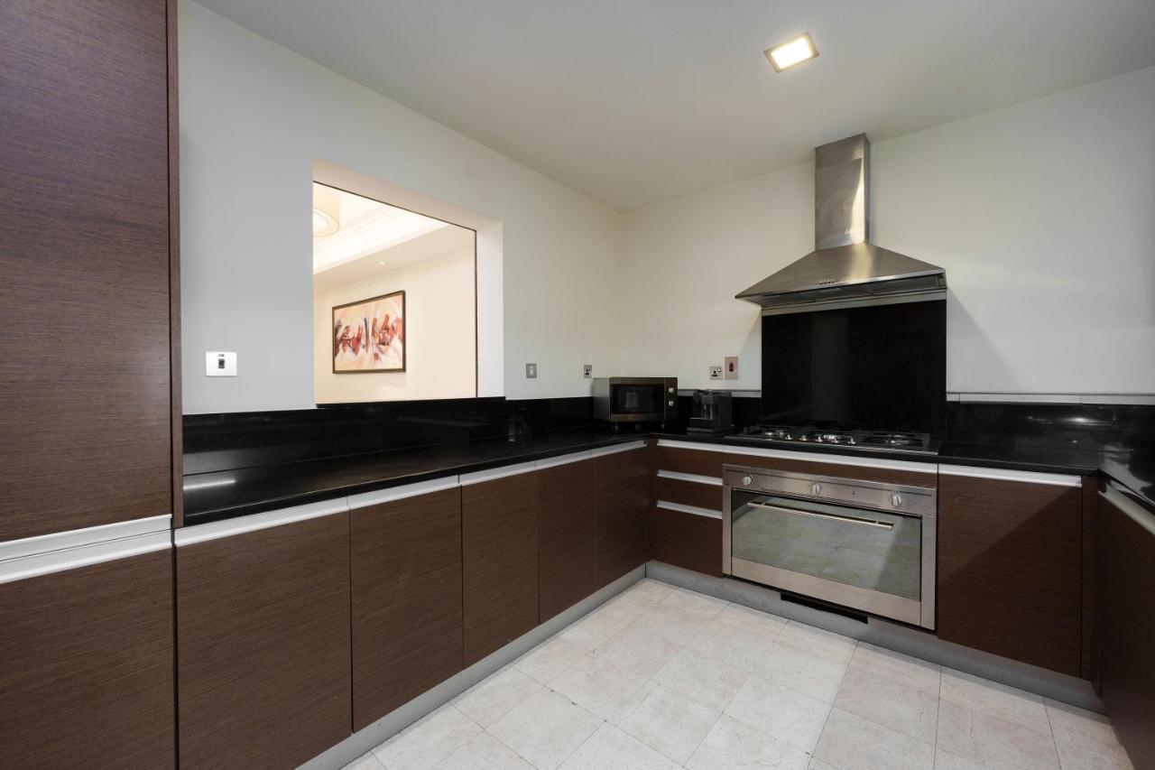 Maison Privee - Charming Apt With Sea View On The Palm Jumeirah Dubaï Extérieur photo